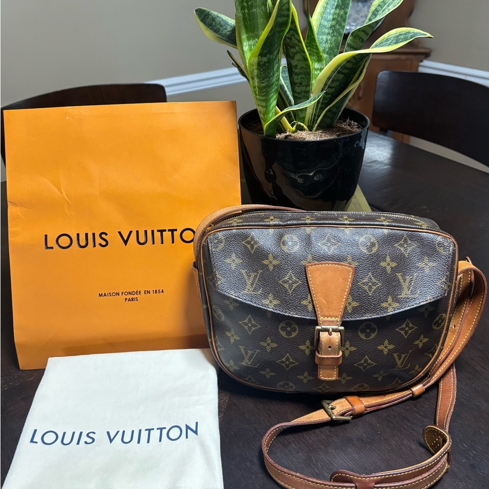 Authentic Louis Vuitton JEUNE FILLE 27 MNG Brown and Tan monogram Crossbody Bag